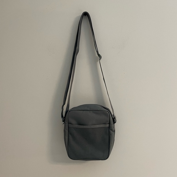 Herschel Heritage Crossbody Bag - Picture 5 of 7
